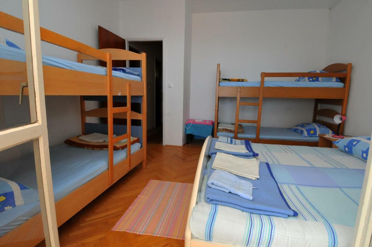 Banana Guest house 3*