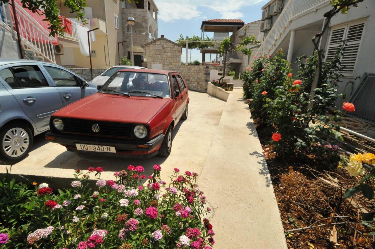 Banana Guest house 3*